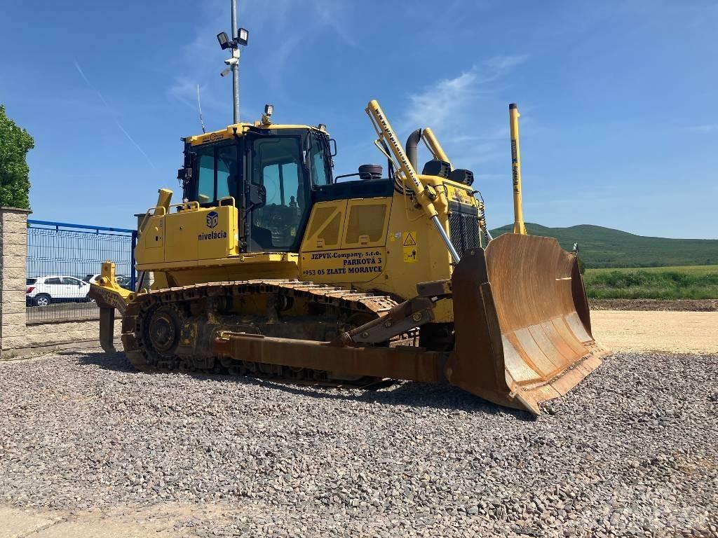 Komatsu D65 EX-18 Kāpurķēžu buldozeri