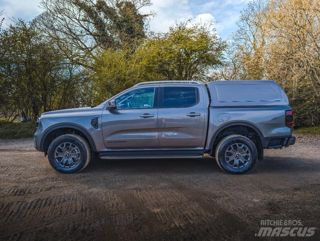 Ford Ranger Vieglais kravas automobilis/izkraušana no sāniem