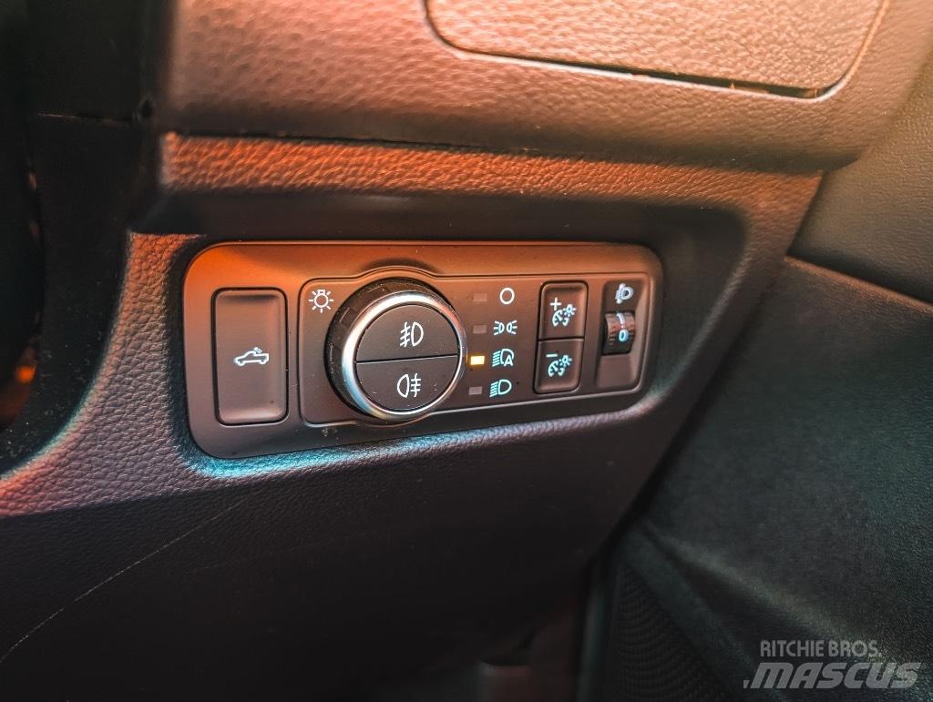 Ford Ranger Vieglais kravas automobilis/izkraušana no sāniem