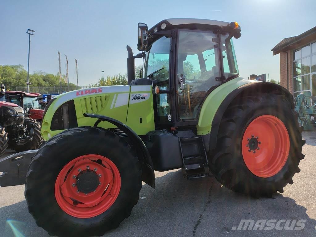 CLAAS Arion 640 Traktori