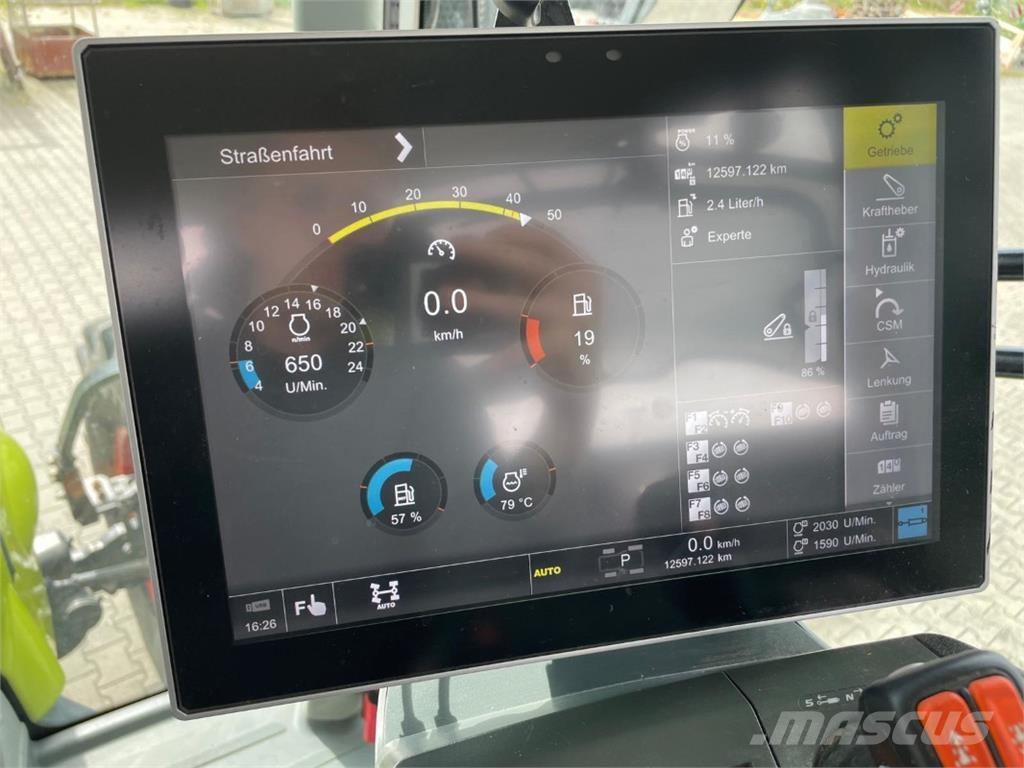 CLAAS Axion 810 CM Traktori