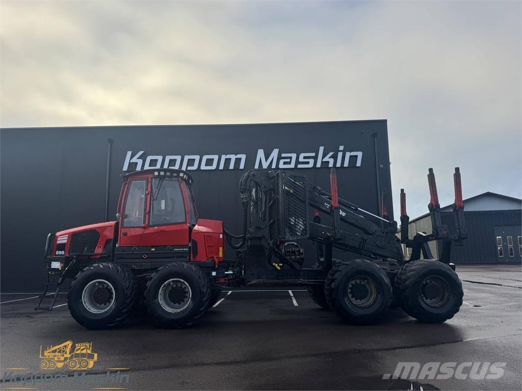Komatsu 895 Forvarderi