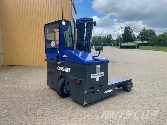 Combilift C4500E Četru virzienu krāvēji