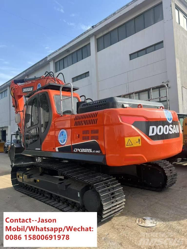 Doosan DX 225 LC Kāpurķēžu ekskavatori