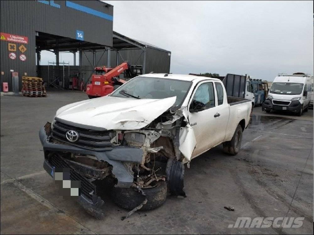 Toyota Hilux 5 Vieglais kravas automobilis/izkraušana no sāniem