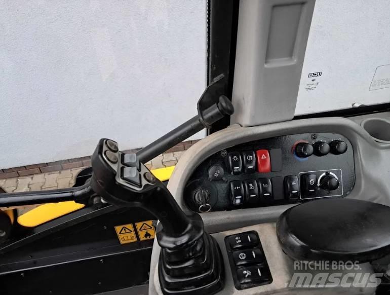 JCB TM 320 S Lauksaimniecības pacēlāji