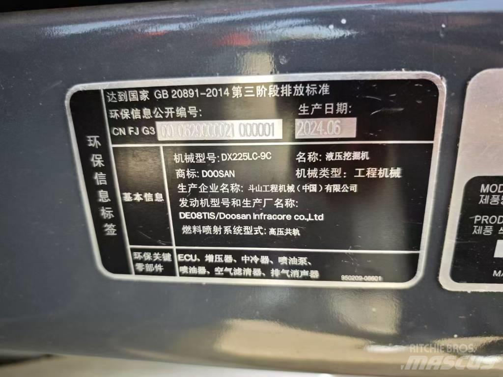 Doosan DX 225 LC Kāpurķēžu ekskavatori