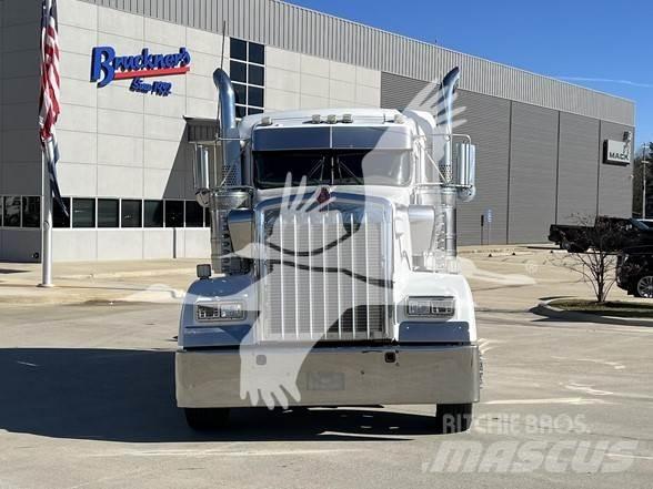Kenworth W900 Vilcēji