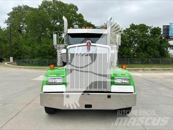 Kenworth W900L Vilcēji