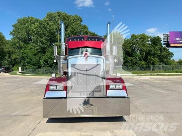 Kenworth W900L Vilcēji