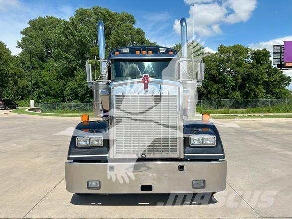 Kenworth W900L Vilcēji