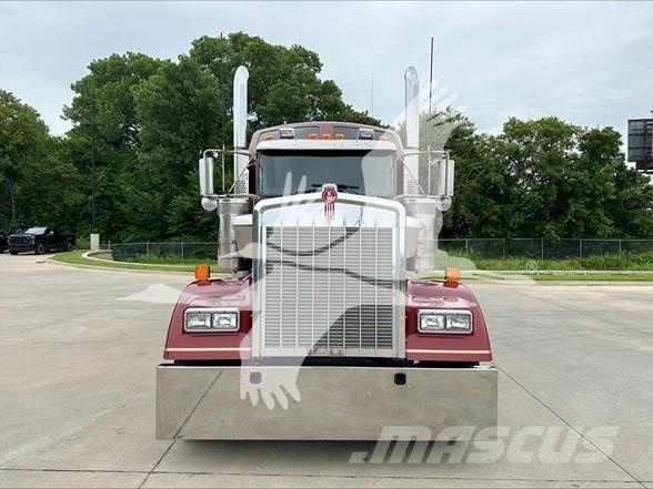 Kenworth W900L Vilcēji