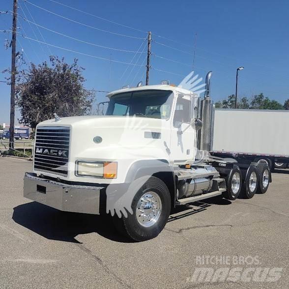Mack CL733 Vilcēji