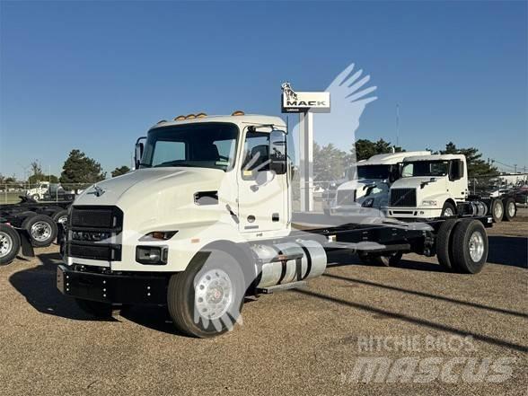 Mack MD6 Šasija ar kabīni