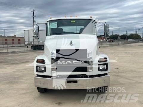 Mack MD6 Šasija ar kabīni