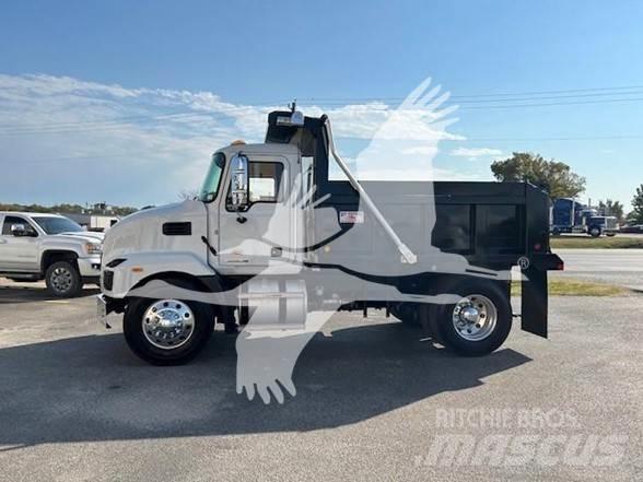 Mack MD6 Pašizgāzējs