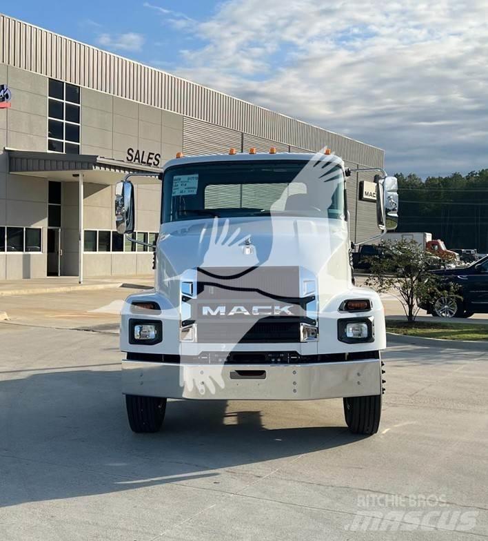 Mack MD6 Pašizgāzējs