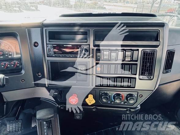 Mack MD6 Pašizgāzējs