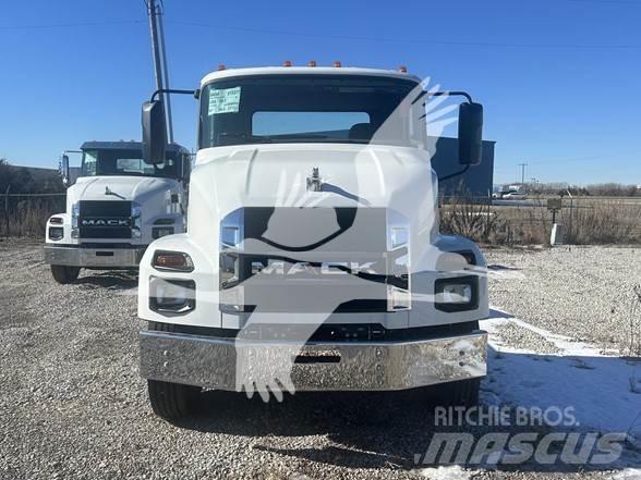 Mack MD6 Šasija ar kabīni