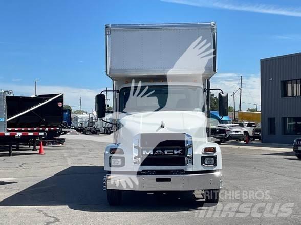Mack MD6 Furgons