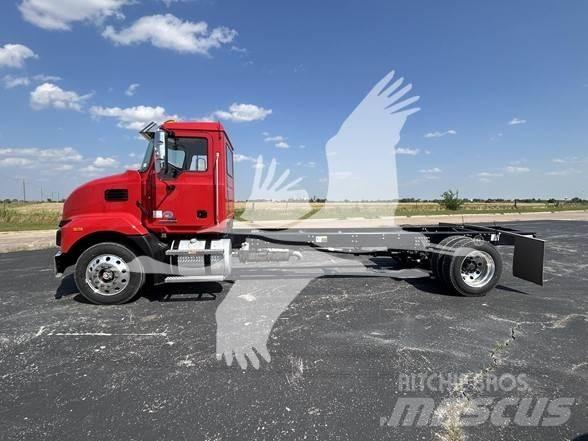 Mack MD6 Šasija ar kabīni