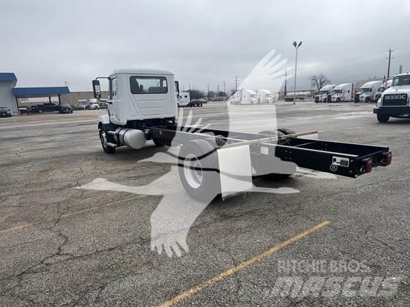 Mack MD6 Šasija ar kabīni