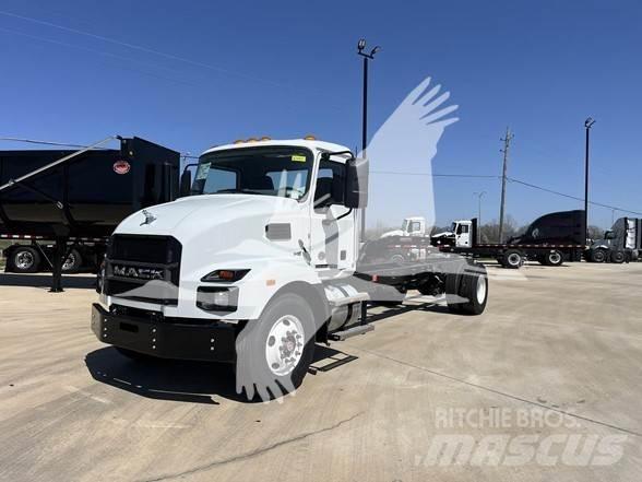 Mack MD6 Šasija ar kabīni
