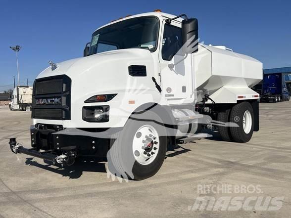 Mack MD6 Autocisterna