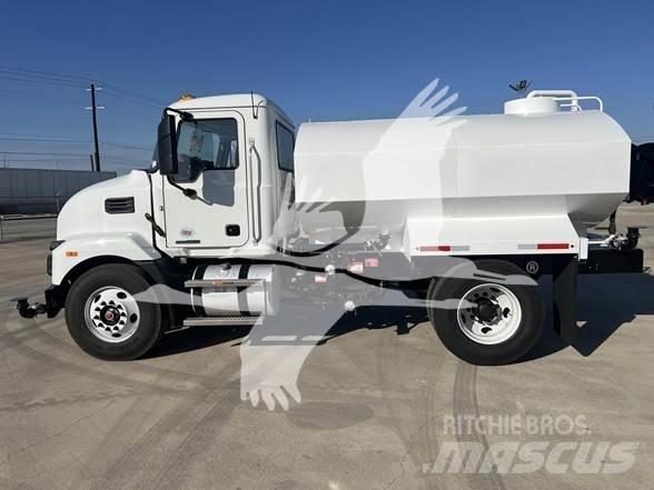 Mack MD6 Autocisterna