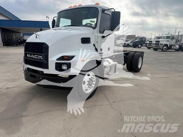 Mack MD6 Šasija ar kabīni