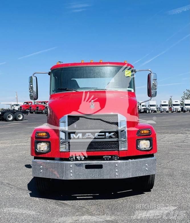 Mack MD6 Šasija ar kabīni