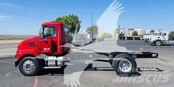 Mack MD6 Šasija ar kabīni