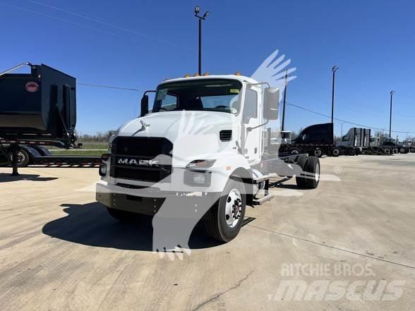 Mack MD6 Šasija ar kabīni