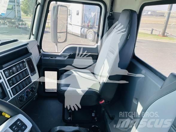 Mack MD6 Šasija ar kabīni