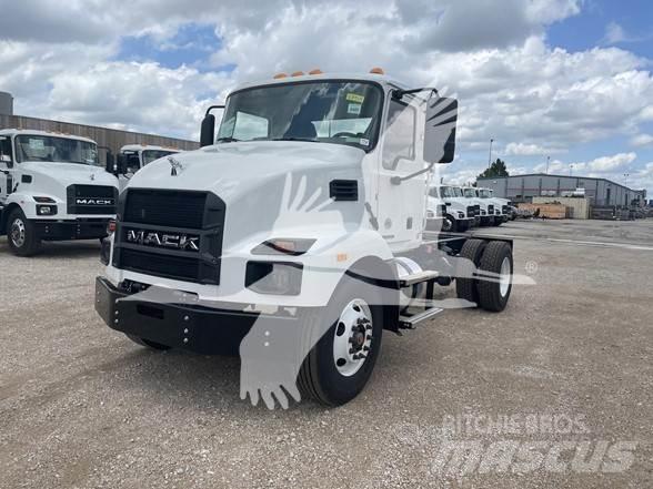 Mack MD6 Šasija ar kabīni