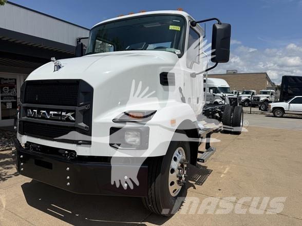 Mack MD6 Šasija ar kabīni