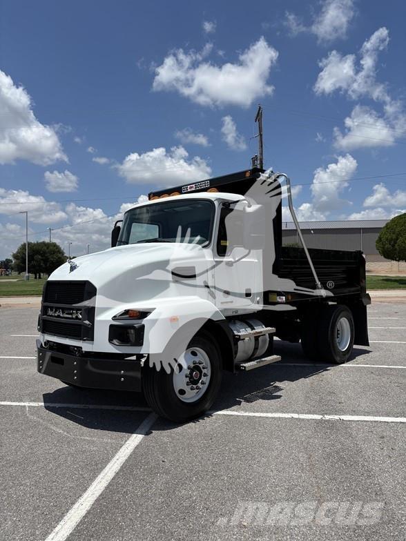 Mack MD6 Pašizgāzējs