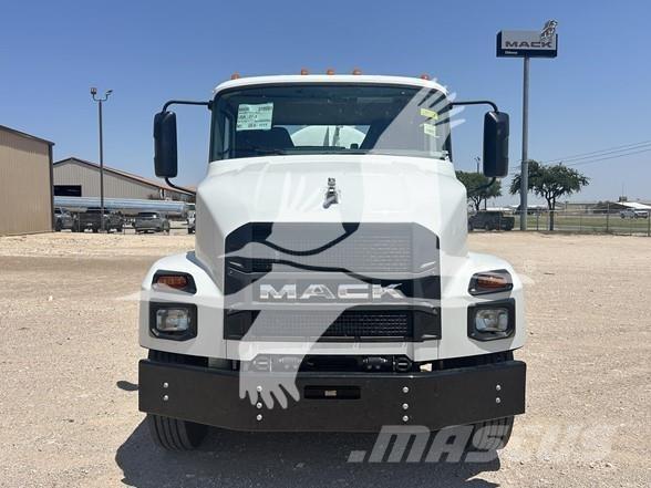 Mack MD6 Būvniecība- Citi
