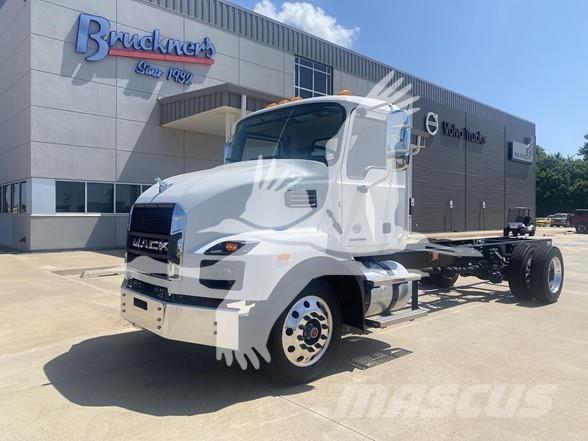 Mack MD6 Šasija ar kabīni