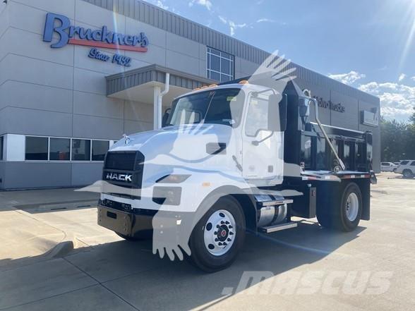 Mack MD6 Pašizgāzējs