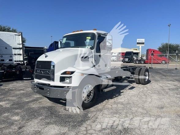 Mack MD6 Šasija ar kabīni