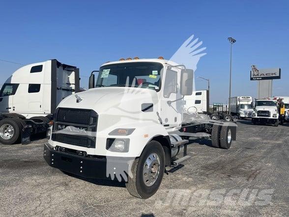 Mack MD6 Šasija ar kabīni