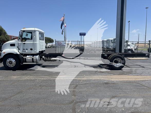 Mack MD6 Šasija ar kabīni