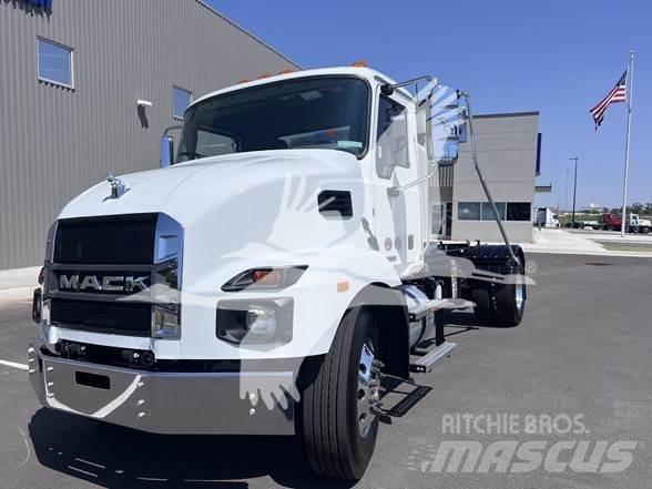 Mack MD7 Būvniecība- Citi