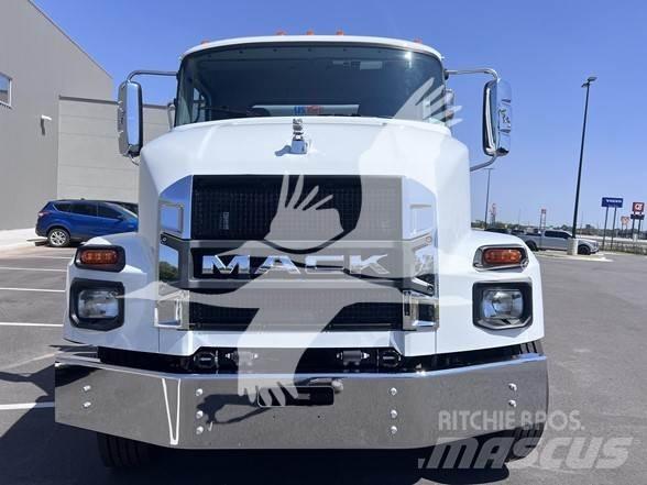 Mack MD7 Būvniecība- Citi