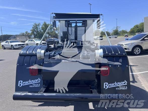 Mack MD7 Būvniecība- Citi
