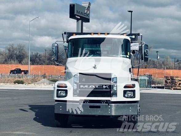 Mack MD7 Būvniecība- Citi