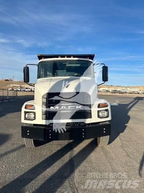 Mack MD7 Pašizgāzējs