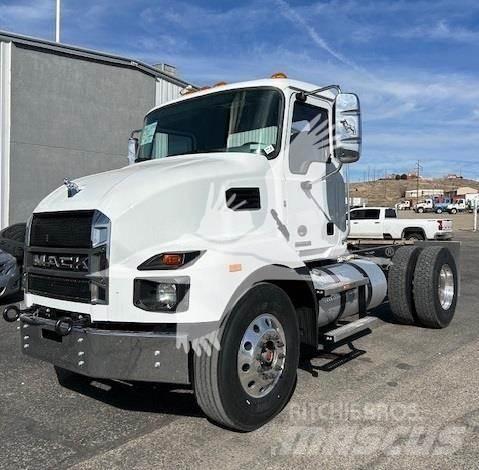 Mack MD7 Šasija ar kabīni