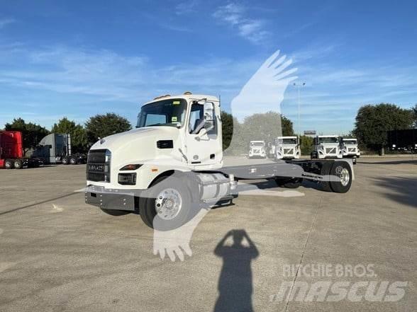 Mack MD7 Šasija ar kabīni